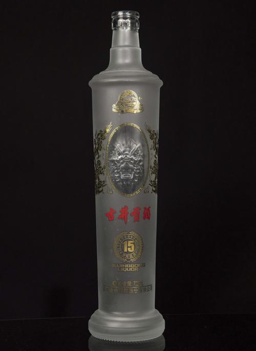 喝伏特加的酒杯(白酒威士忌金酒伏特加等烈性酒的好伴侣：莫吉托双层钛晶酒杯)