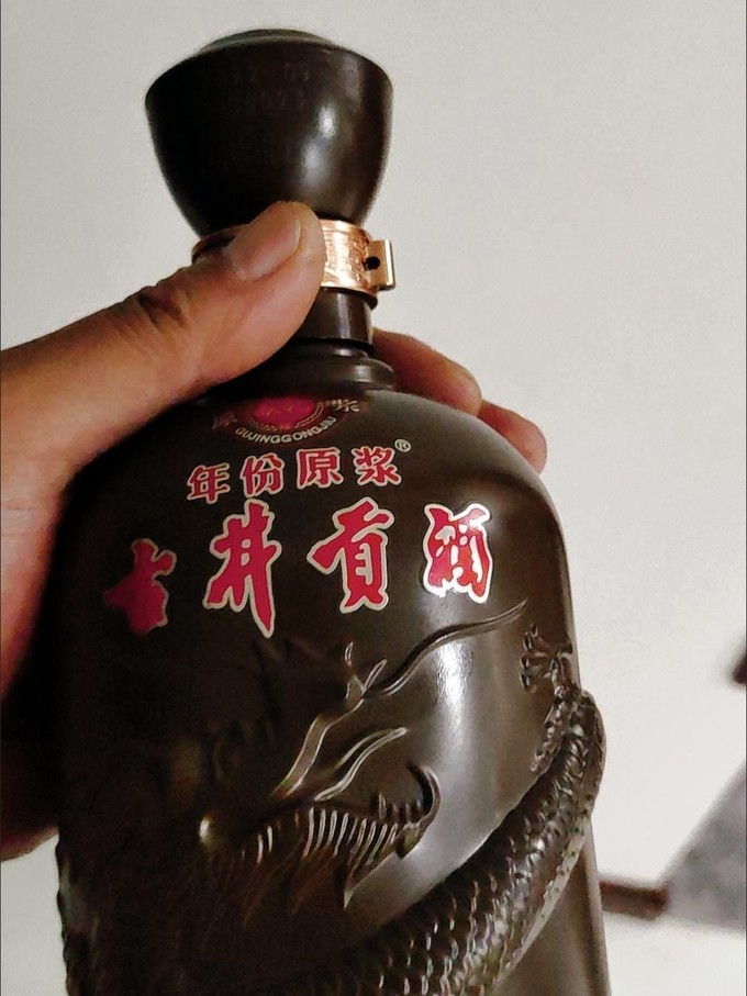 纯粮白酒加工(100斤粮食能酿出多少酒？白酒的利润有多高？农村酿酒师道出实情)