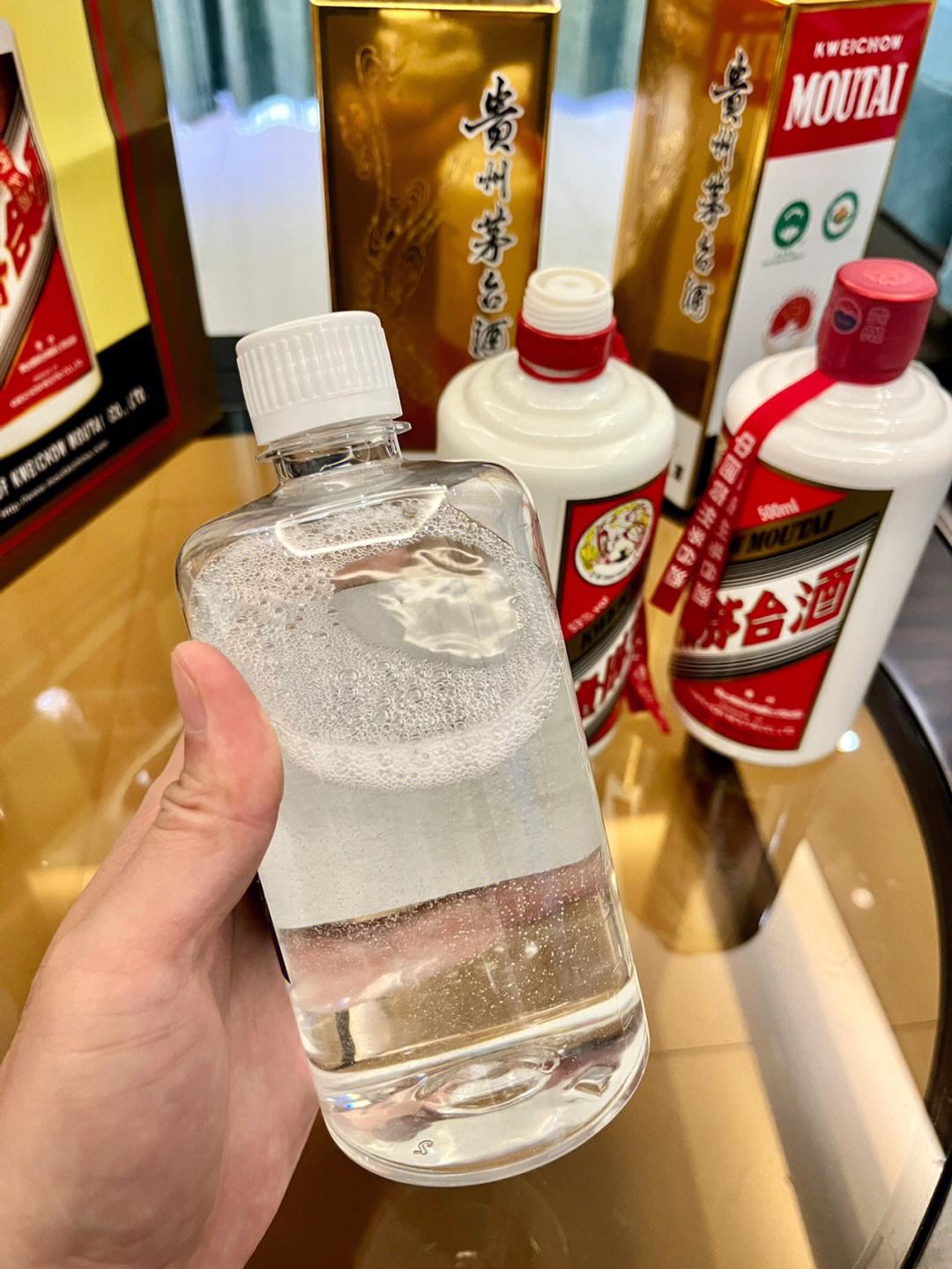 雪花啤酒叫卖(雪花啤酒新品500元一瓶，网友戏称“茅啤”，总经理：与茅台同桌也不违和)